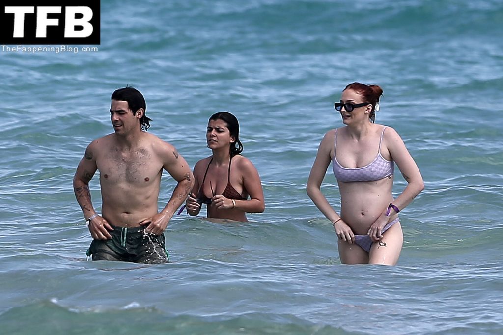 Sophie Turner Steps Out in a Bikini on the Beach in Miami (110 Photos)