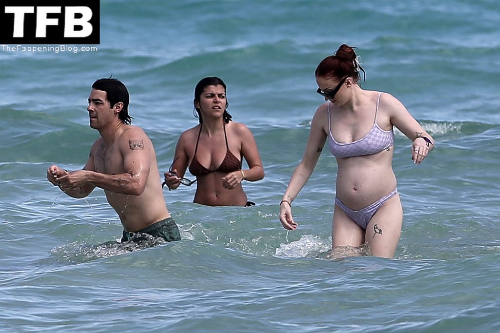 Sophie Turner Steps Out in a Bikini on the Beach in Miami (110 Photos)