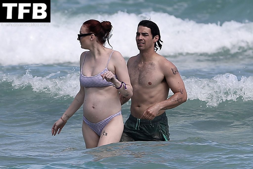 Sophie Turner Steps Out in a Bikini on the Beach in Miami (110 Photos)