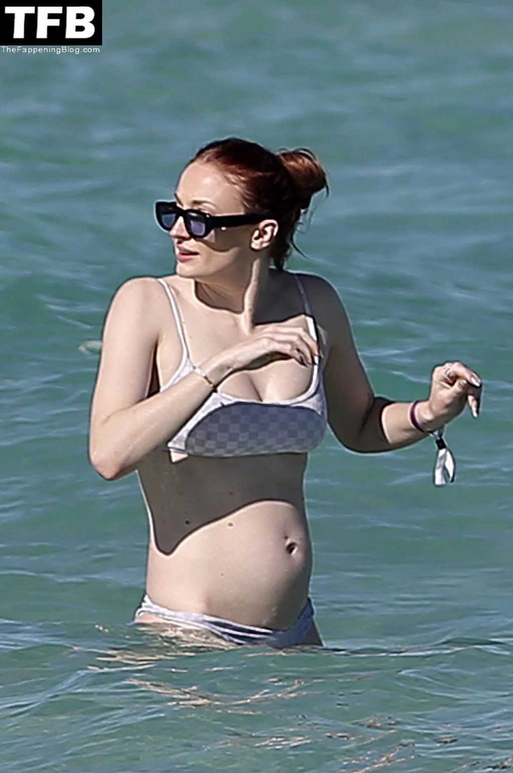 Sophie Turner Steps Out in a Bikini on the Beach in Miami (110 Photos)