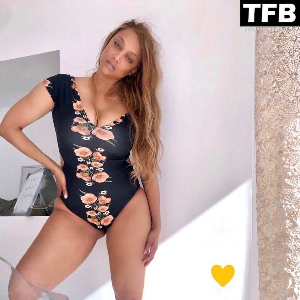 Tyra Banks Sexy (15 Photos)