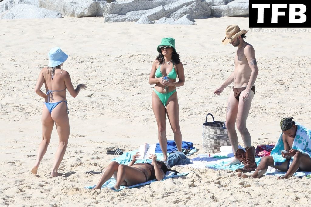 Vanessa Hudgens is Seen on the Beach in Mexico (83 Photos)