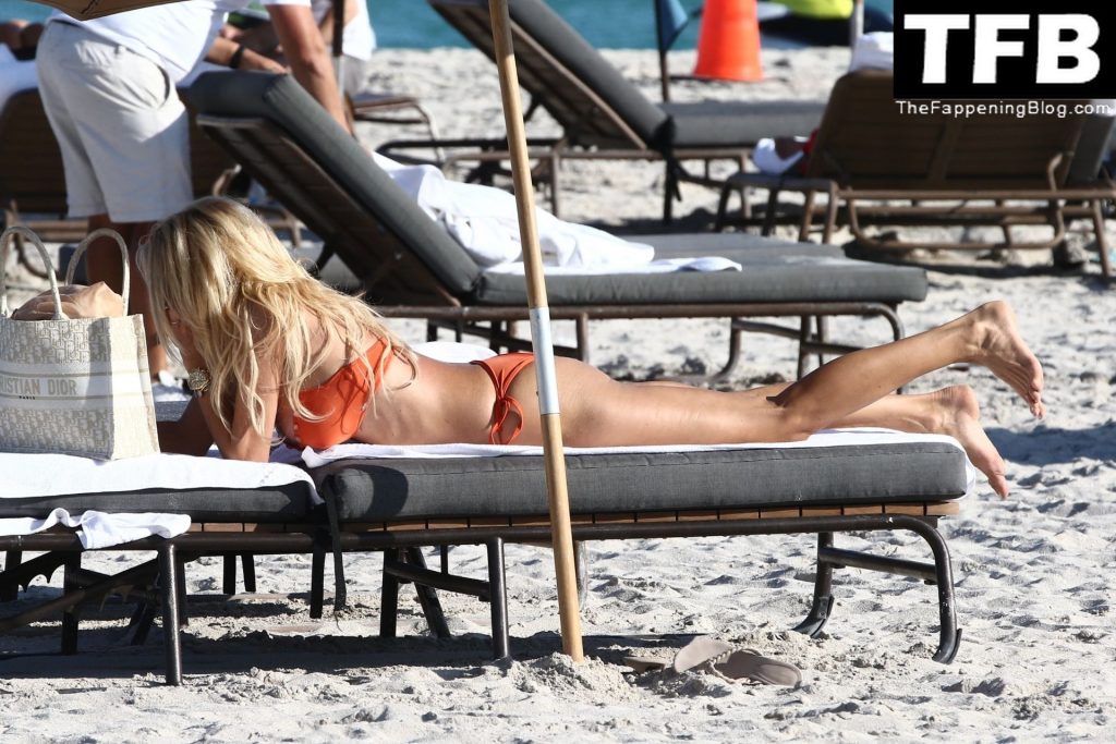 Victoria Silvstedt Brings Incredible Beach Body to Miami (86 Photos)