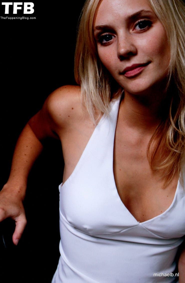 Bracha van Doesburgh Nude &amp; Sexy Collection (8 Photos)