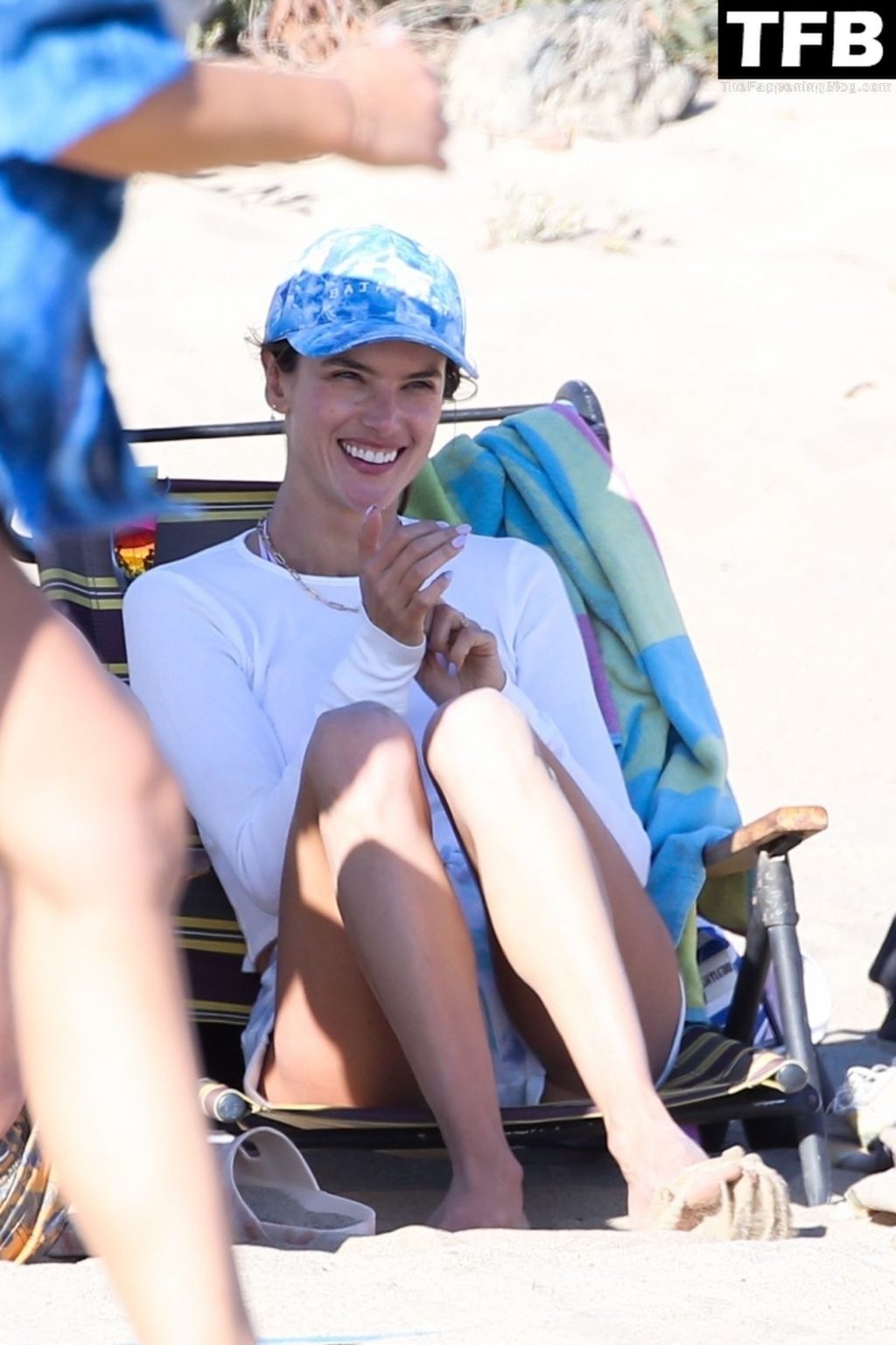 Alessandra Ambrosio &amp; Richard Lee Share Some PDA on the Beach During a Volleyball Match (114 Photos)