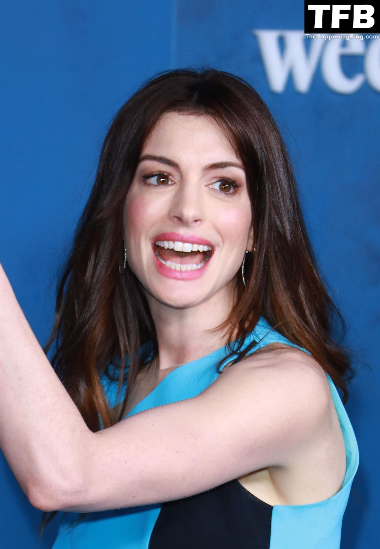 Anne-Hathaway-Sexy-The-Fappening-Blog-39.jpg
