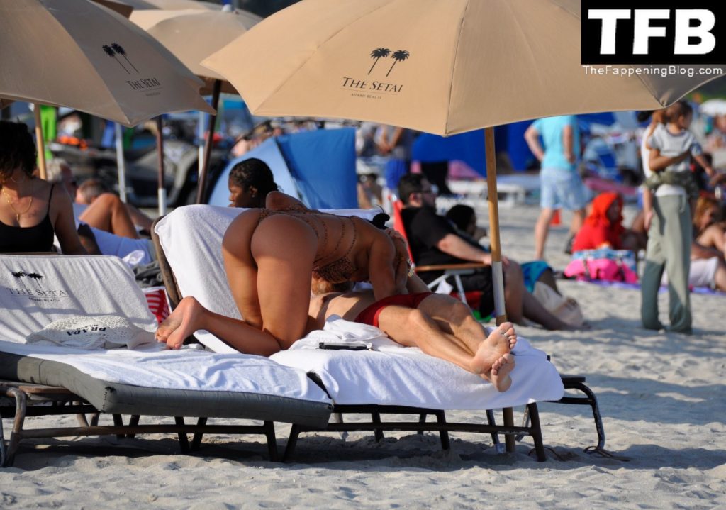 Bonnie Mueller &amp; Jessica Ledon Enjoy a Beach Day Together in Miami Beach (49 Photos)