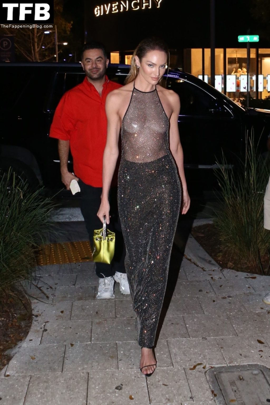 Candice Swanepoel Looks Sexy as She Arrives at the Swan Restaurant in Miami (11 Photos)