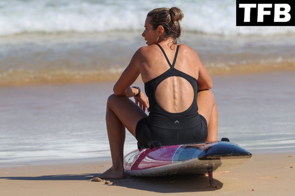 Candice Warner is Pictured Running Drills on Bondi Beach (156 Photos)
