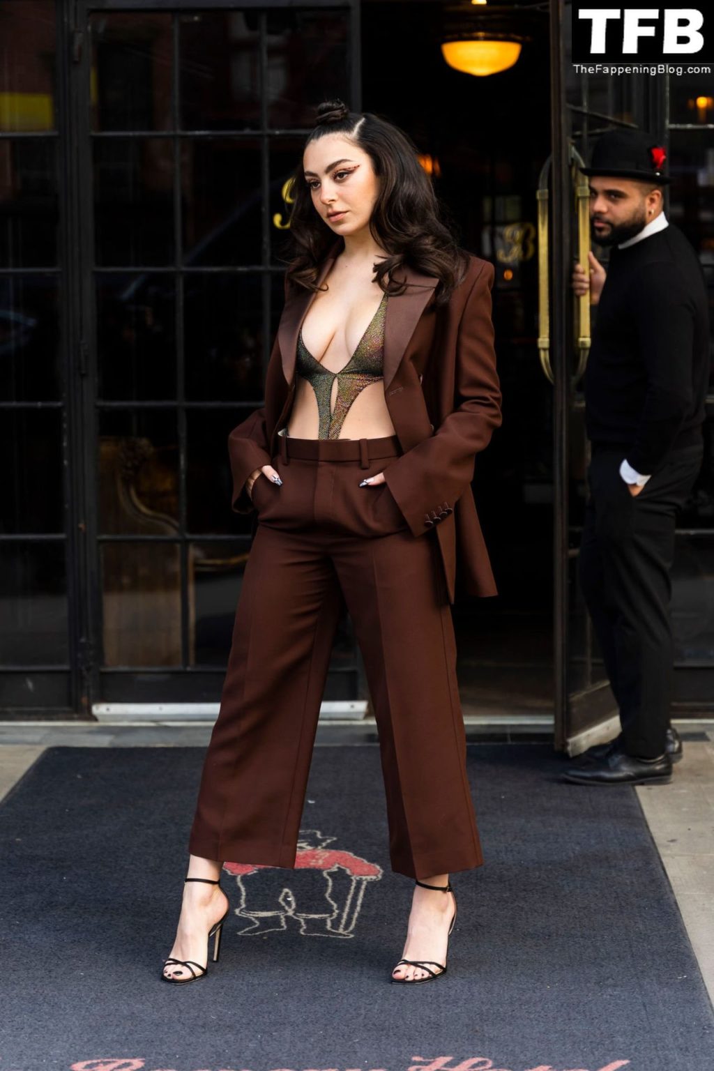 Charli XCX Shows Off Her Sexy Tits in New York (37 Photos)