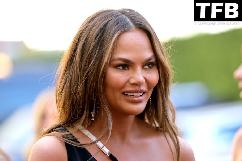 Braless Chrissy Teigen Arrives at the 7th Annual Hollywood Beauty Awards (37 Photos)