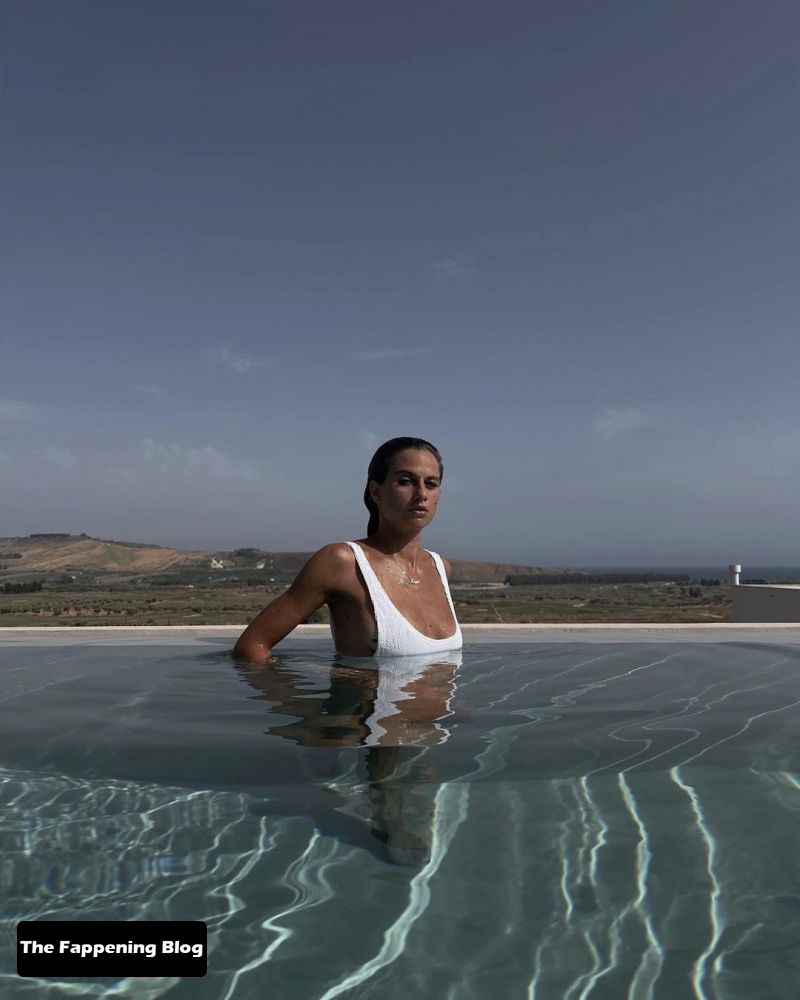 Cristina Marino Nude &amp; Sexy Collection (41 Photos)