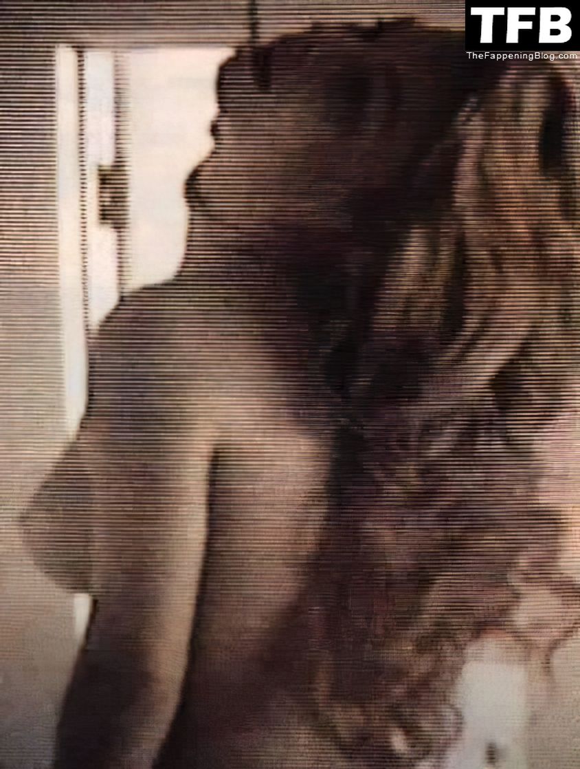 Deborah Kara Unger Nude &amp; Sexy Collection (21 Photos)