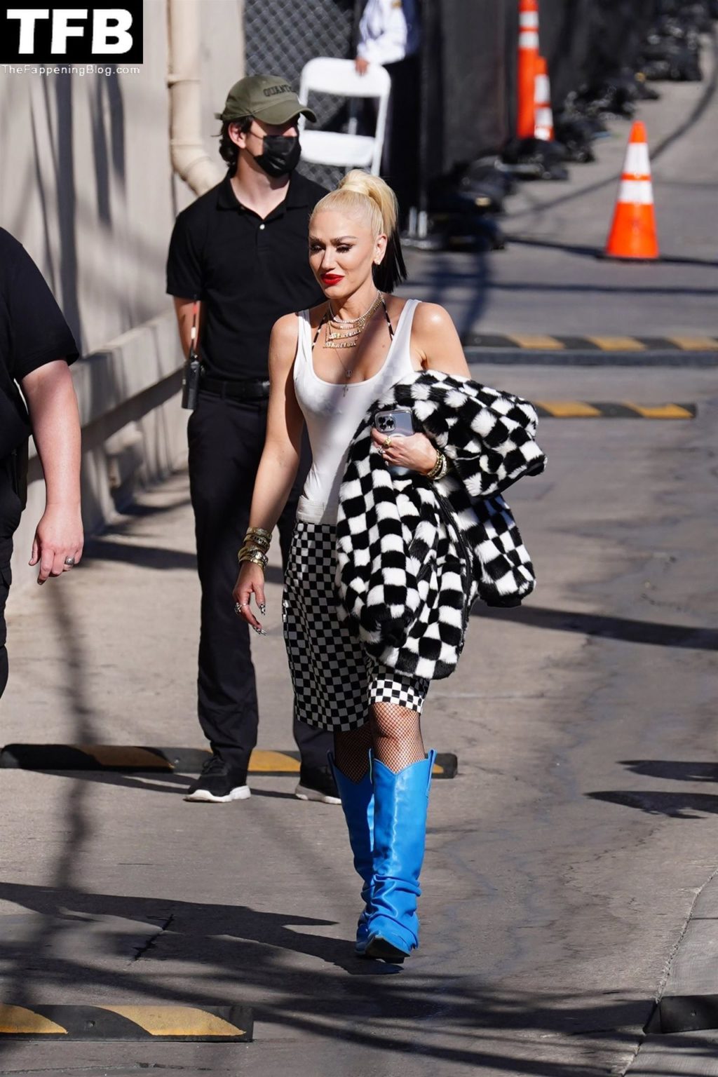 Gwen Stefani Arrives For an Appearance on Jimmy Kimmel Live! (87 Photos)