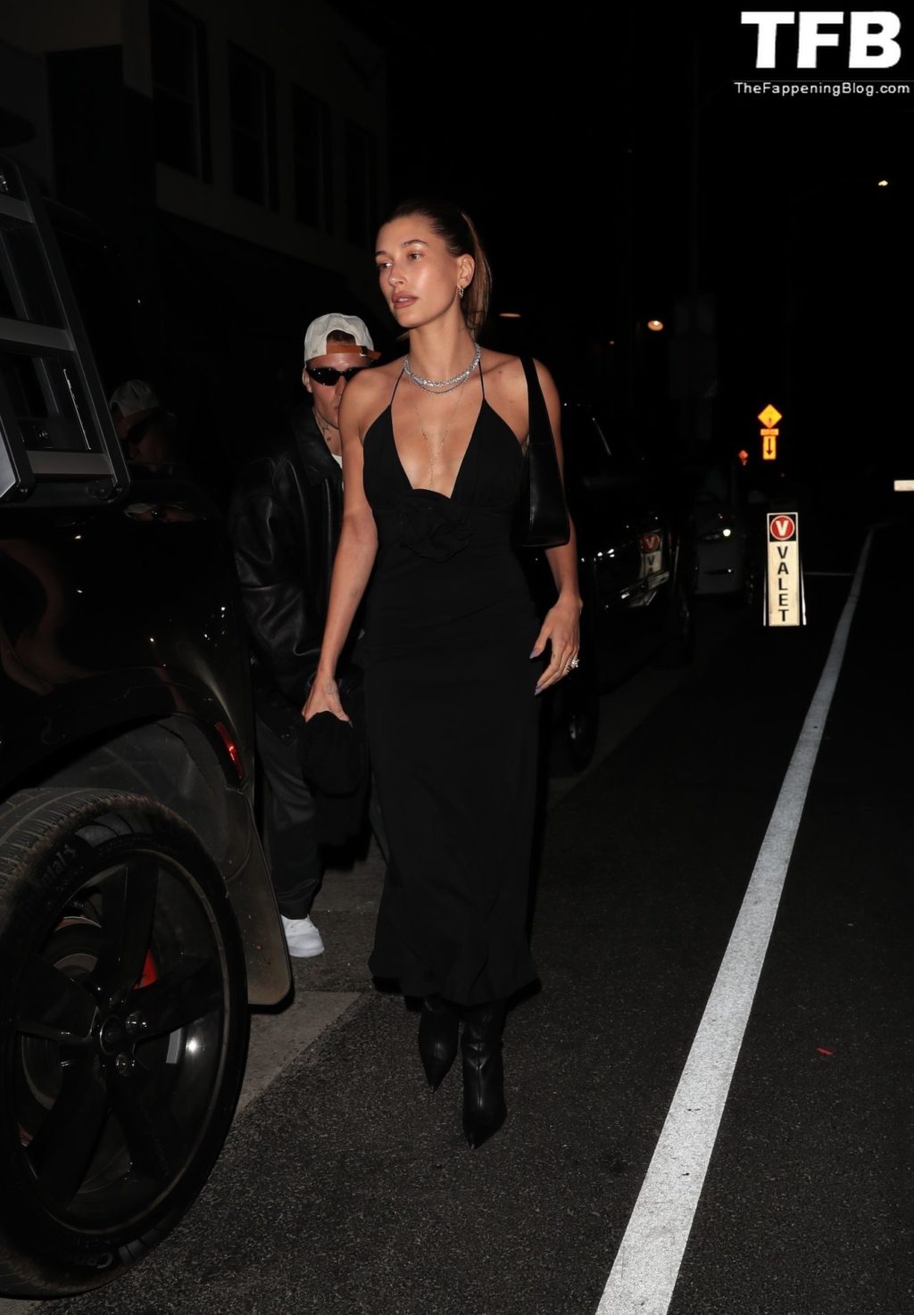 Justin and Hailey Bieber Leave After Dinner at Giorgio Baldi (49 Photos)