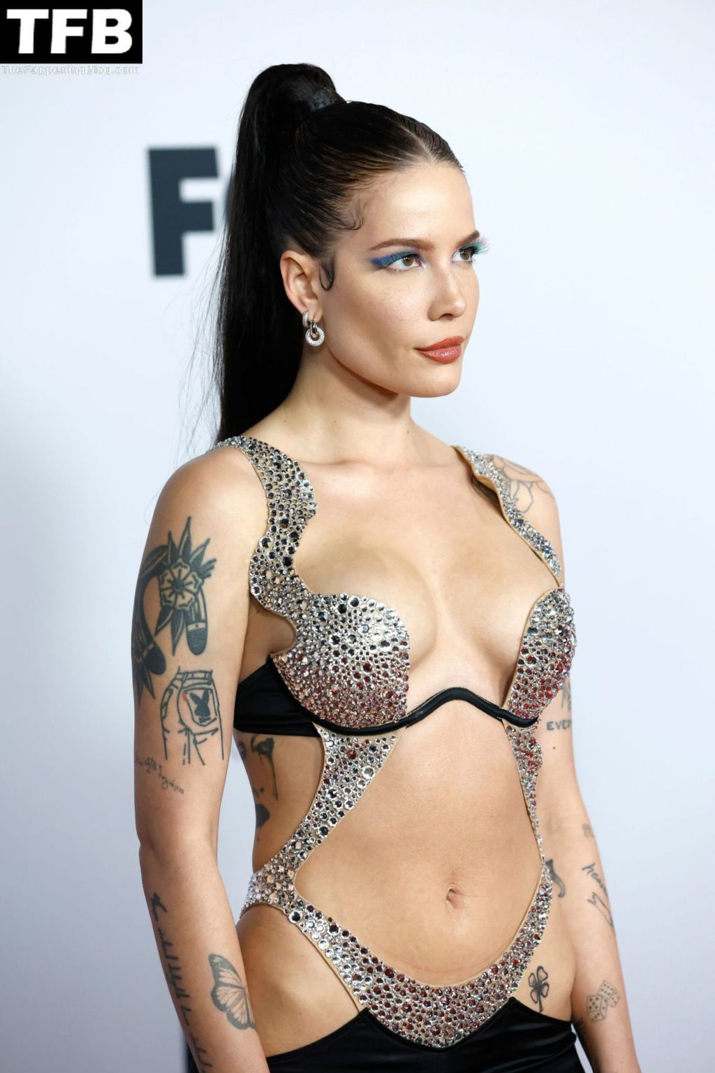 Halsey Flaunts Her Sexy Tits at the iHeartRadio Music Awards (65 Photos)