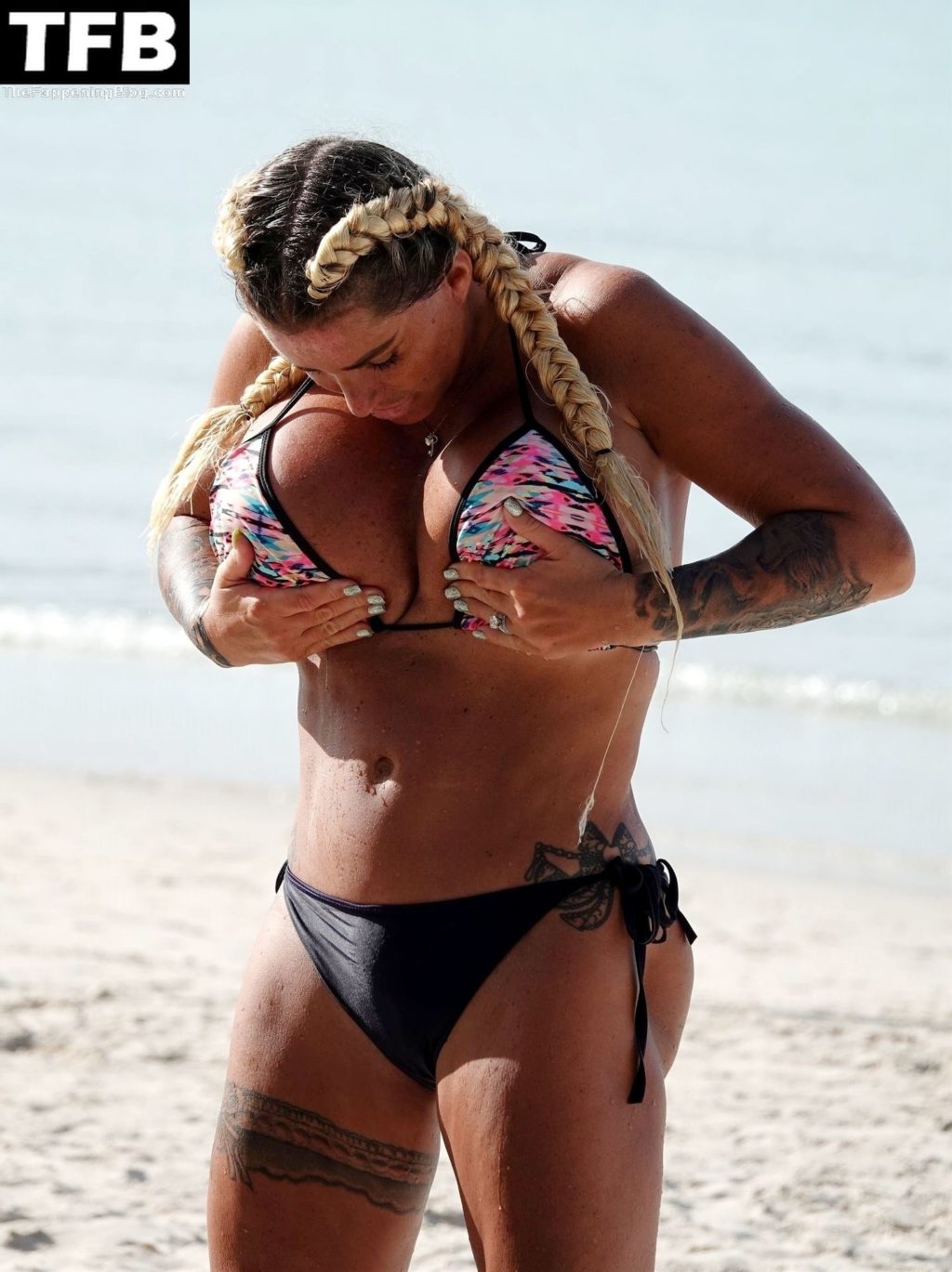 Katie Price Enjoys a Sunny Day on the Beach in Thailand (62 Photos)