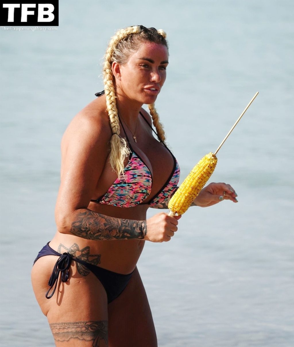 Katie Price Enjoys a Sunny Day on the Beach in Thailand (62 Photos)