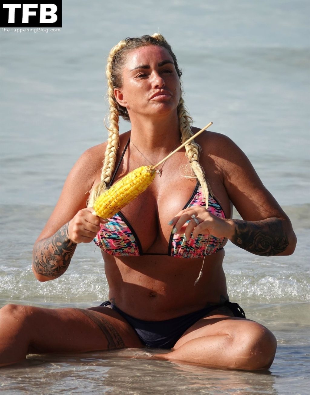 Katie Price Enjoys a Sunny Day on the Beach in Thailand (62 Photos)