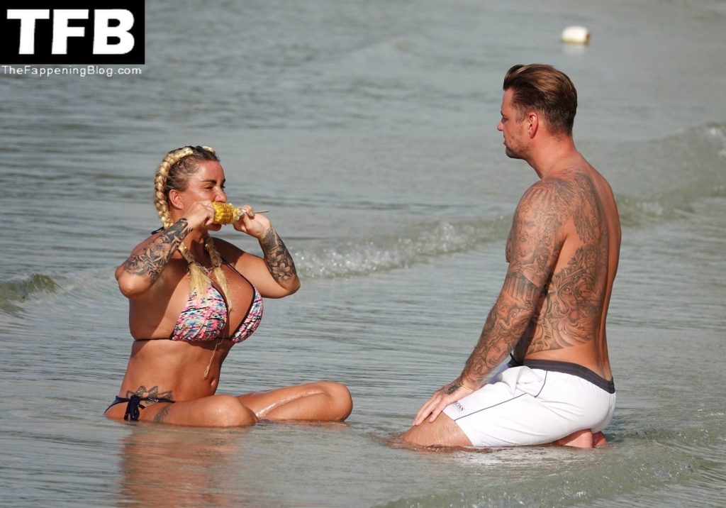 Katie Price Enjoys a Sunny Day on the Beach in Thailand (62 Photos)