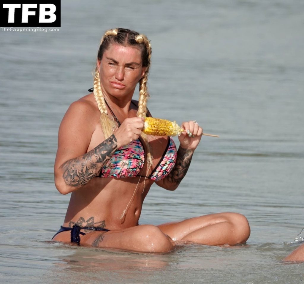 Katie Price Enjoys a Sunny Day on the Beach in Thailand (62 Photos)