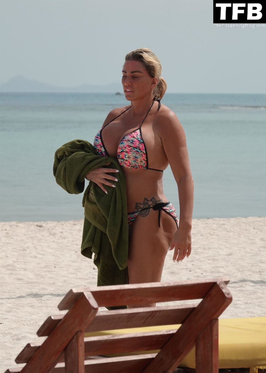 Katie Price Shows Off Her Sexy Boobs on the Beach in Thailand (37 Photos)