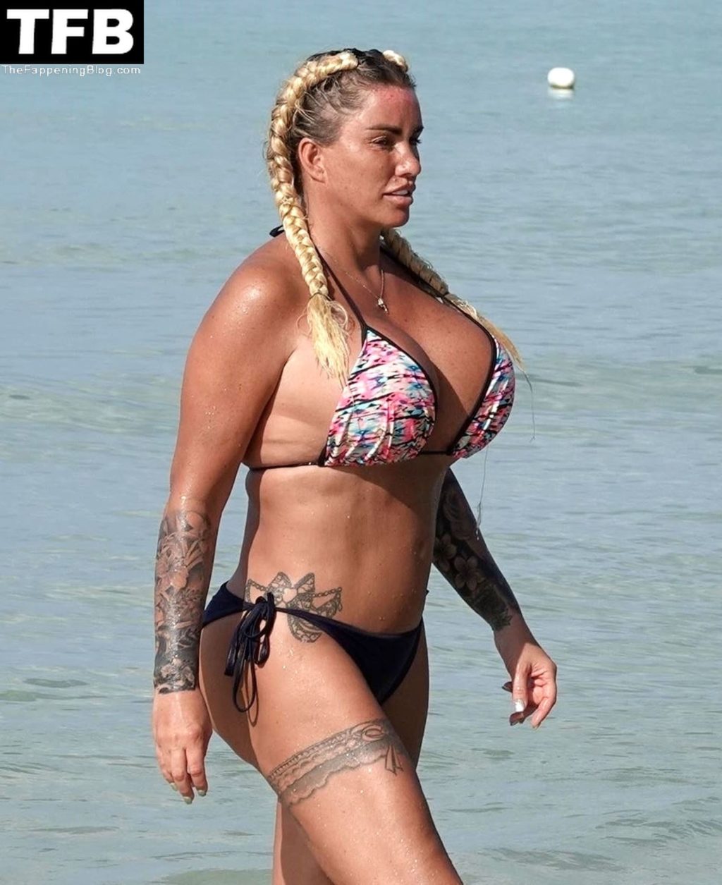 Katie Price Enjoys a Sunny Day on the Beach in Thailand (62 Photos)