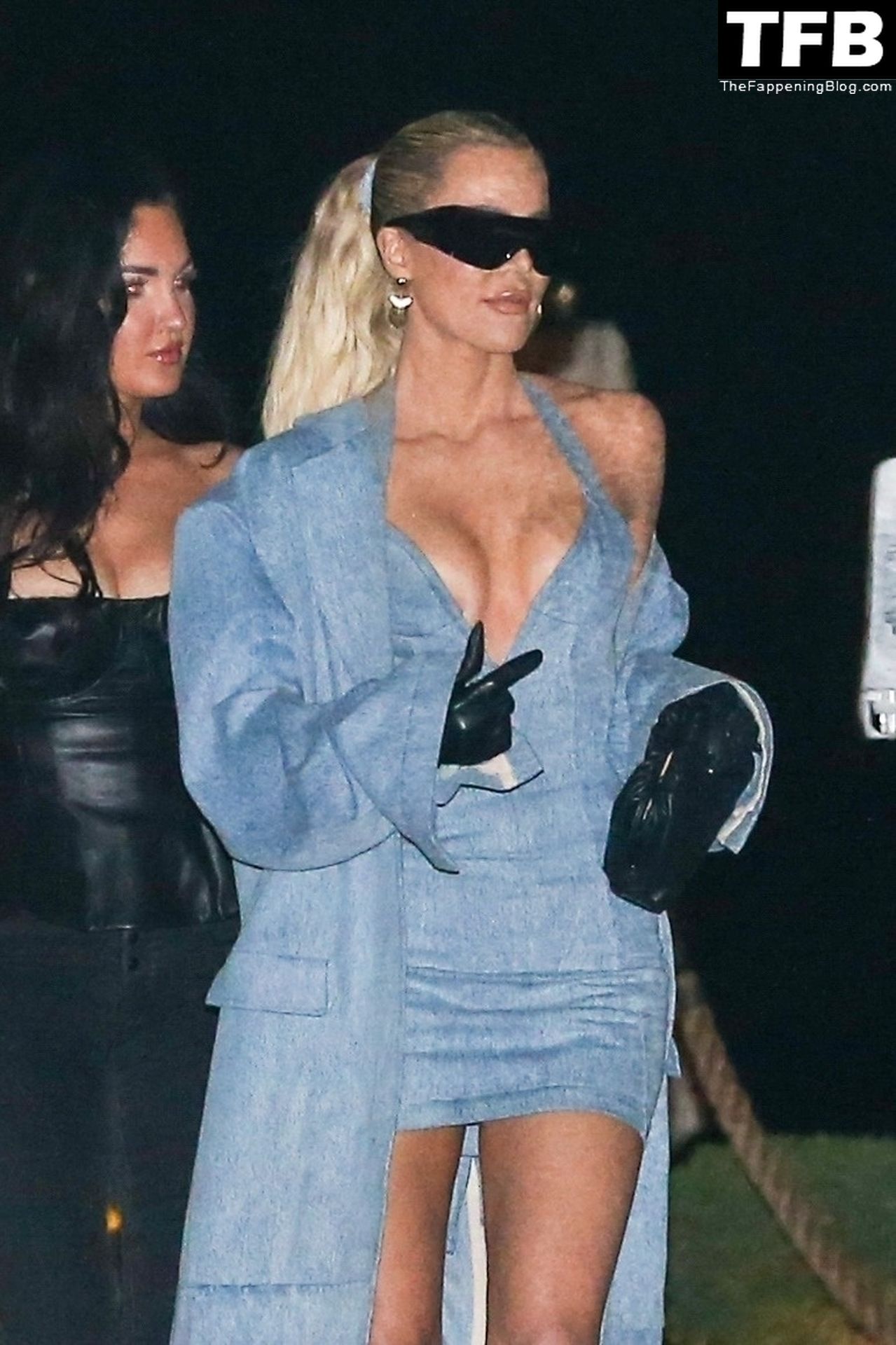 Khloe-Kardashian-Sexy-The-Fappening-Blog-30-1.jpg