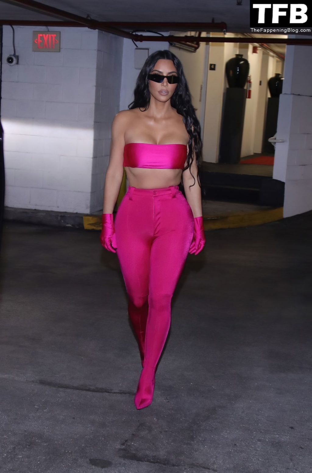Kim Kardashian Flaunts Her Sexy Curves in Miami (14 Photos)