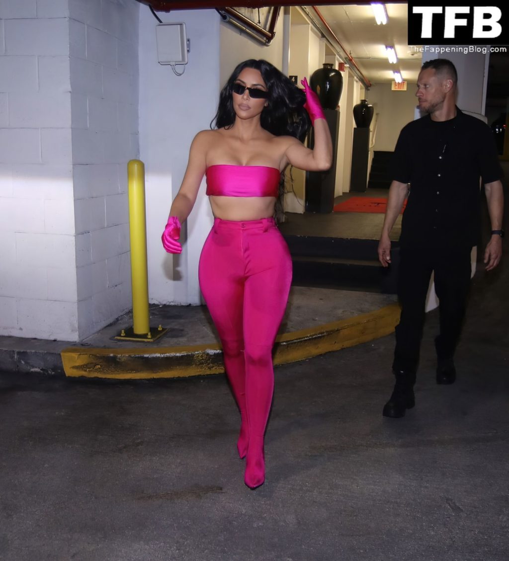 Kim Kardashian Flaunts Her Sexy Curves in Miami (14 Photos)