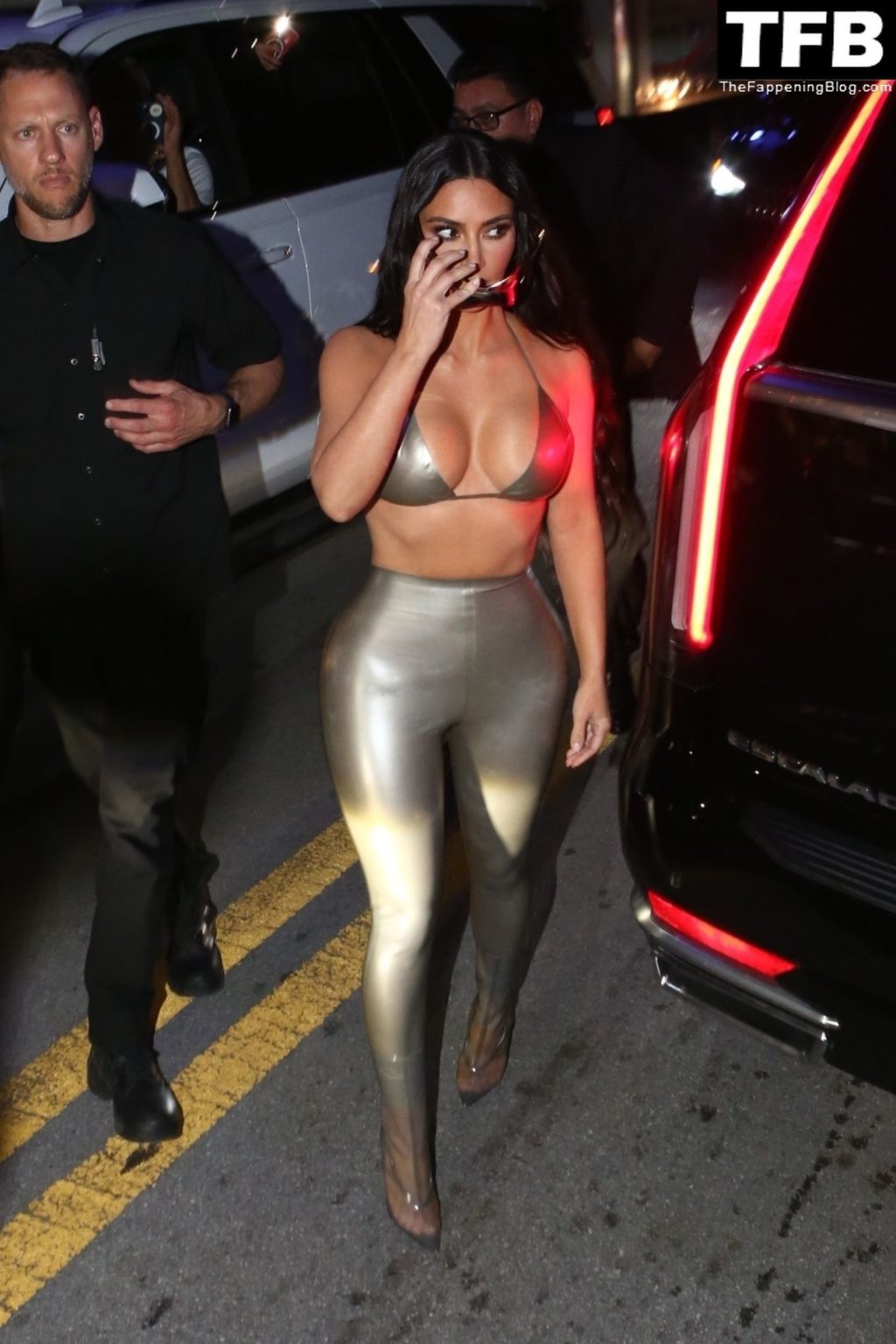 Kim Kardashian and Her Sister Khloe Wear Risque Outfits at Kim’s SKIMS Shop in Miami (108 Photos)
