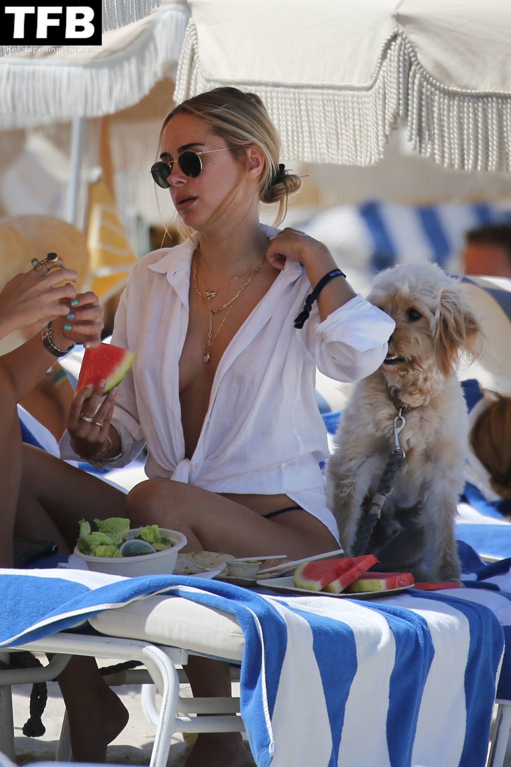 Kimberley Garner Looks Sensational as She Enjoys a Trip to the Beach in Miami (62 Photos)