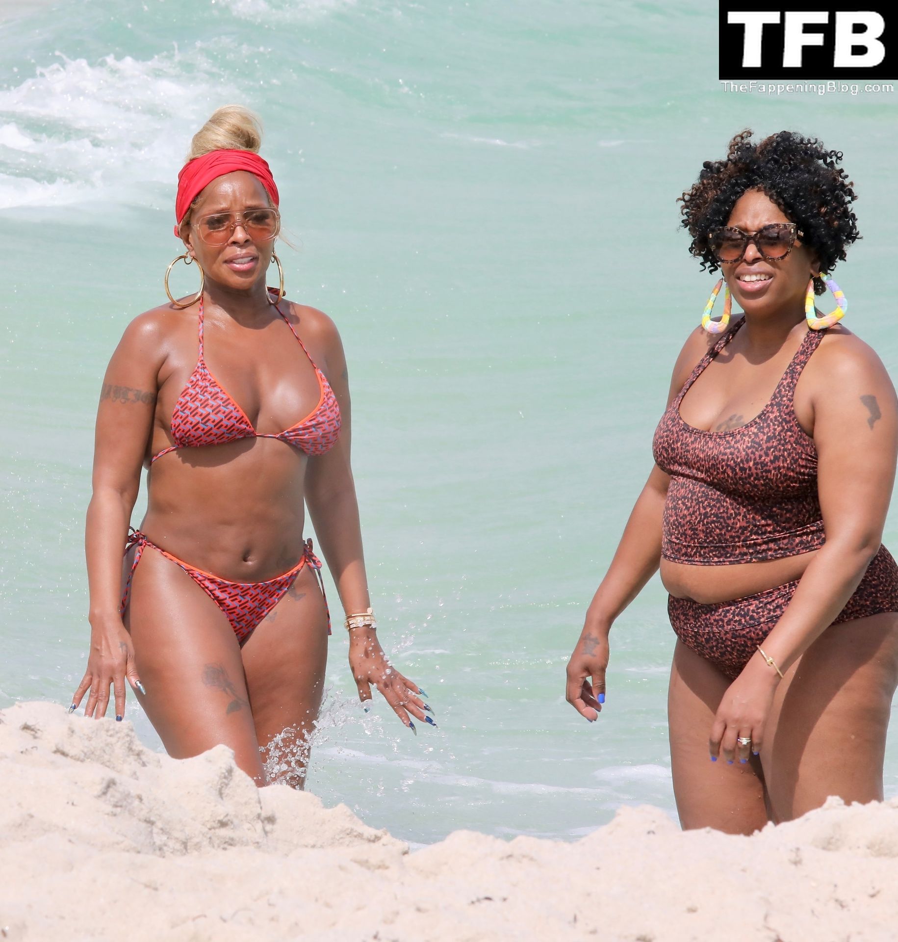 Mary j blige in bathing suit