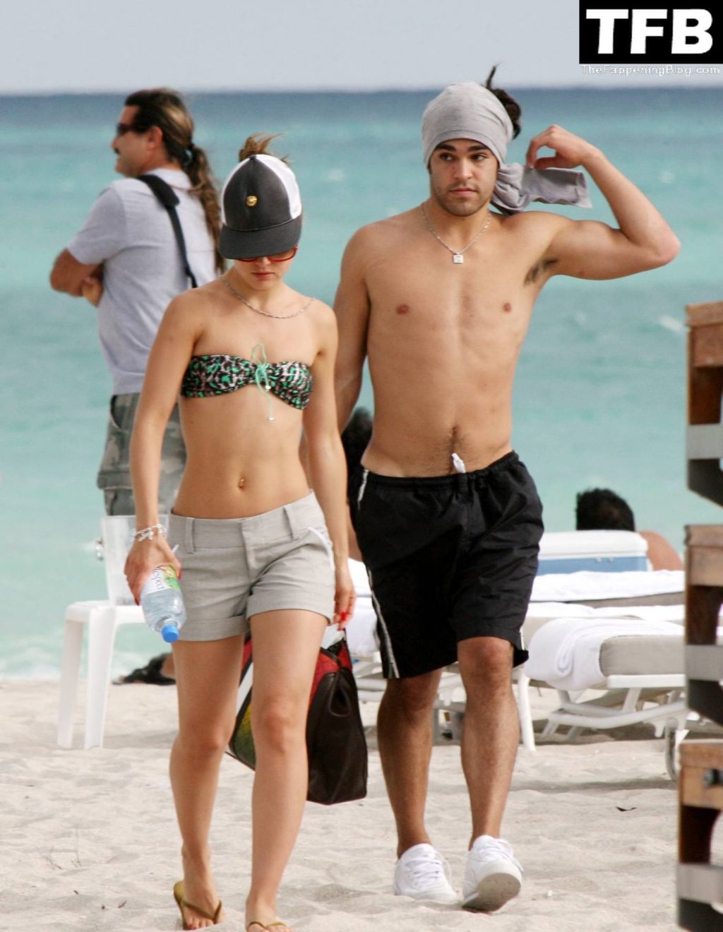 Mena Suvari Shows Her Nude Tits on the Beach in Miami (38 Photos)
