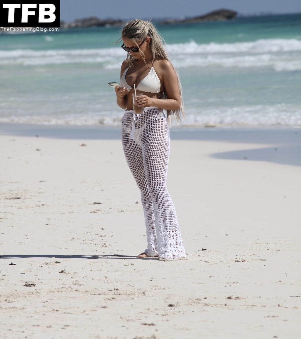 Molly-Mae Hague Shows Off Her Curves on the Beach in Mexico (58 Photos)