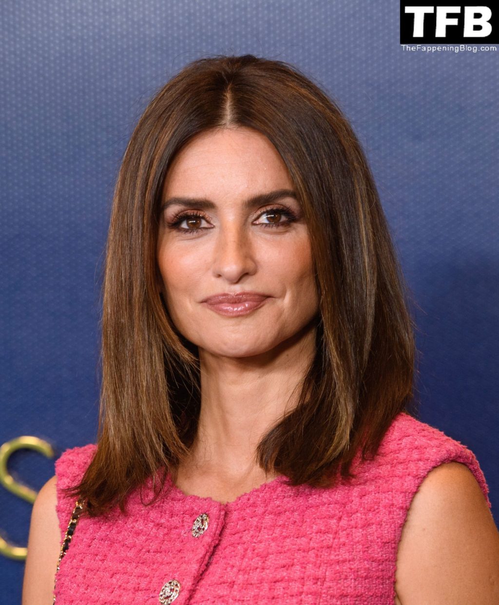 Penelope Cruz Flaunts Her Sexy Legs at the 94th Oscars Nominees Luncheon (49 Photos)