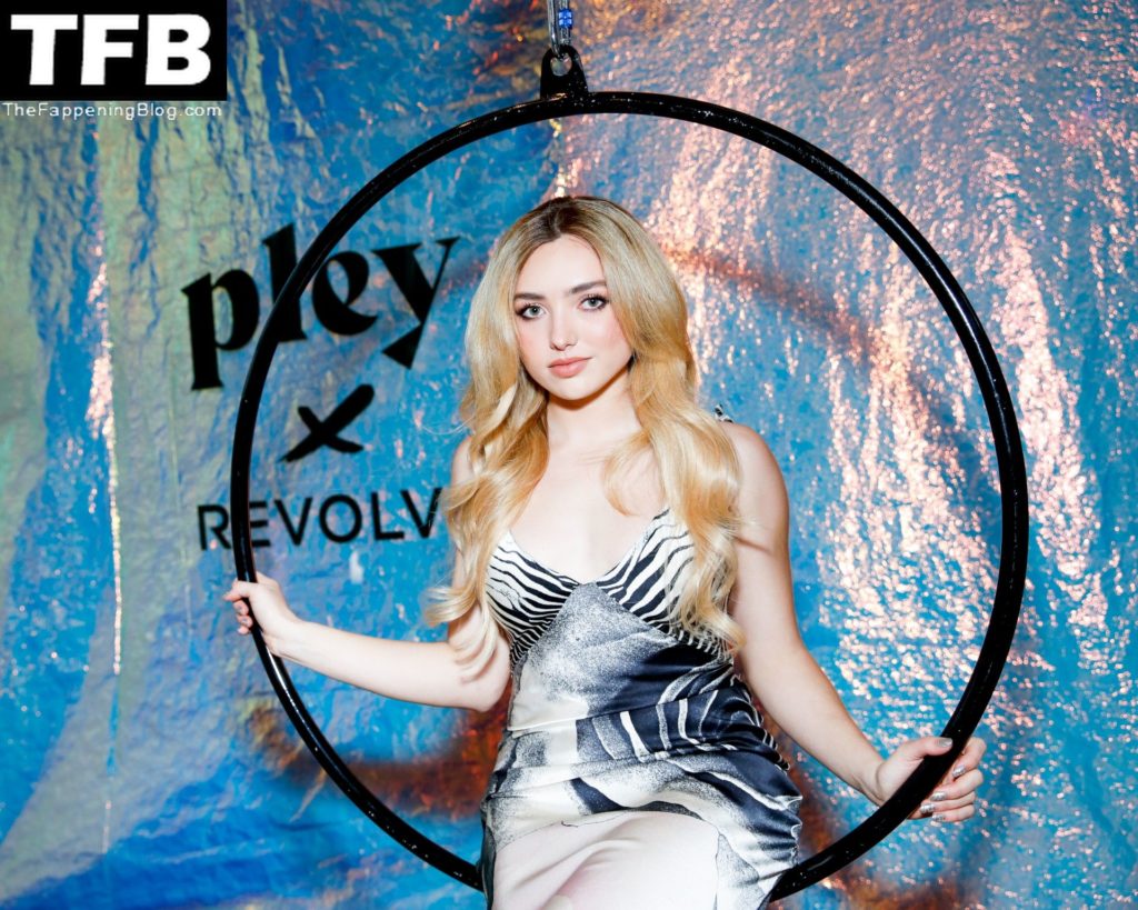 Peyton List Shows Off Nice Cleavage at the Pley Beauty Pop-up Event in LA (23 Photos)