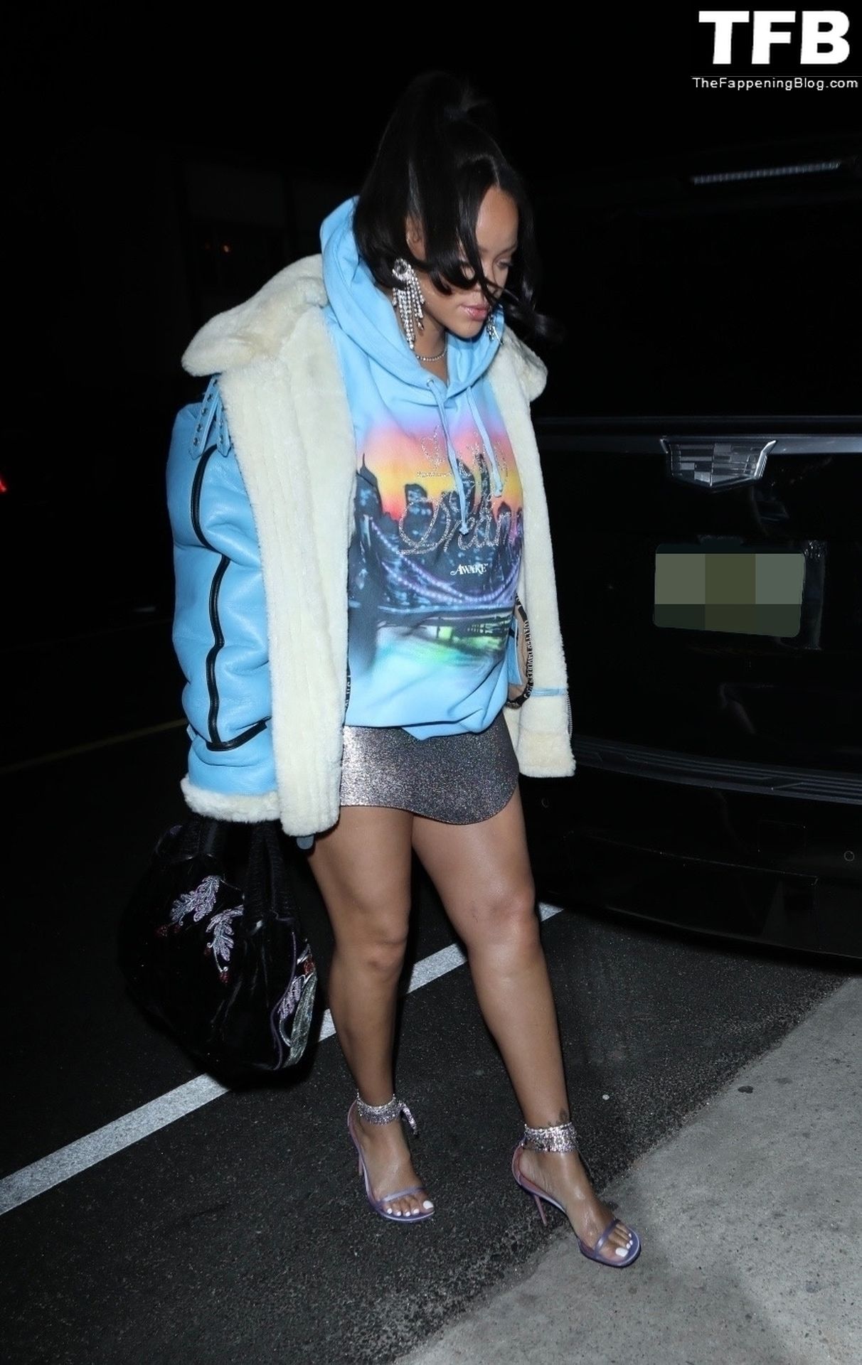Rihanna-Sexy-Feet-The-Fappening-Blog-33.jpg