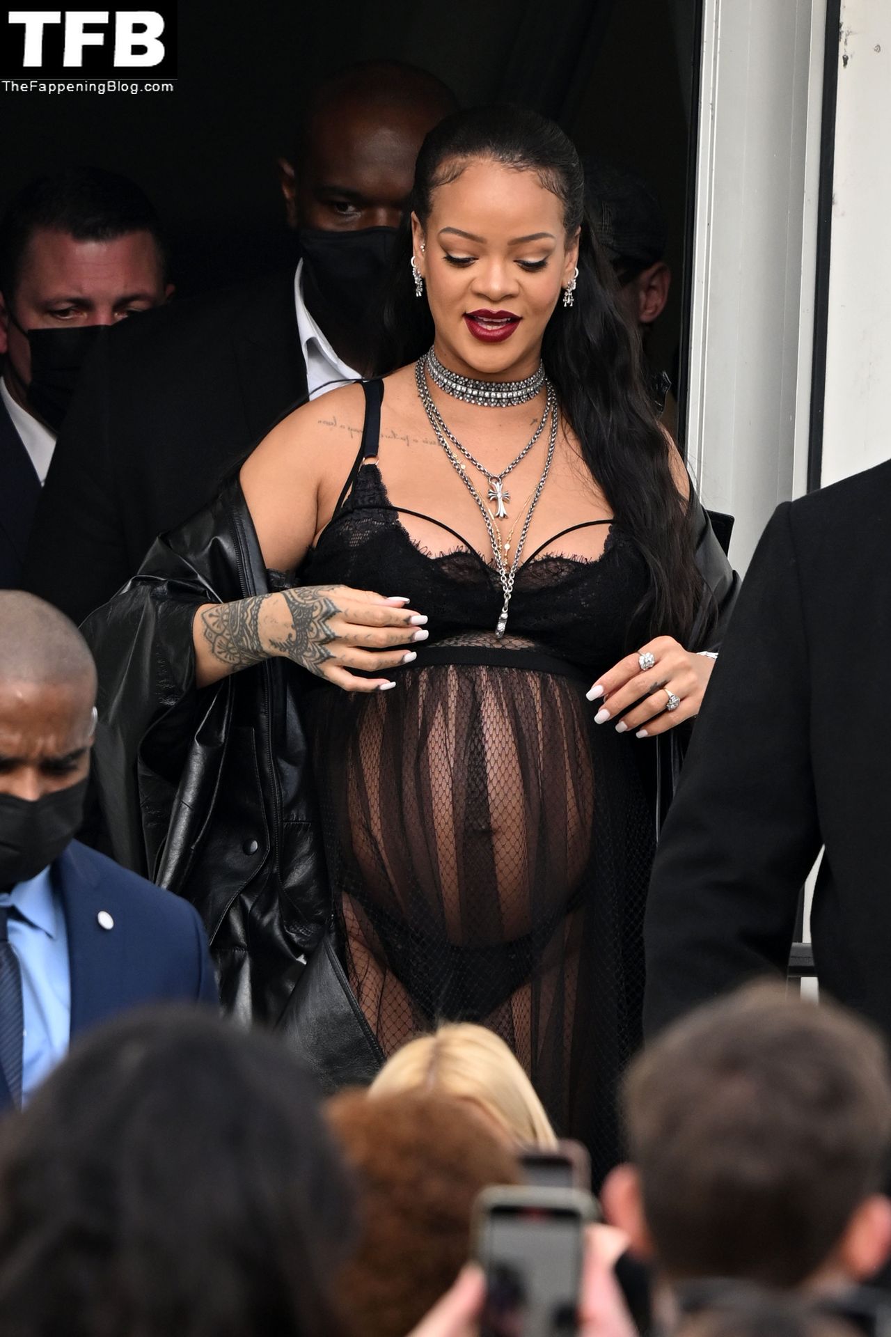 Rihanna-Sexy-The-Fappening-Blog-114.jpg