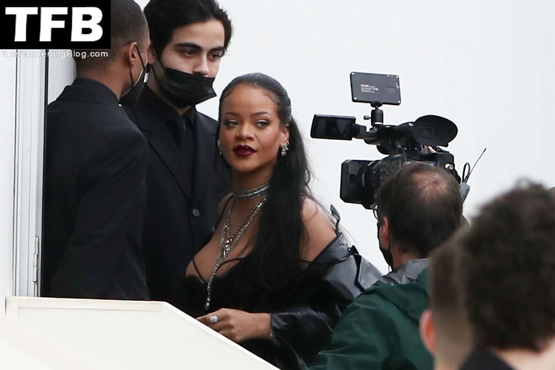 Rihanna-Sexy-The-Fappening-Blog-122.jpg