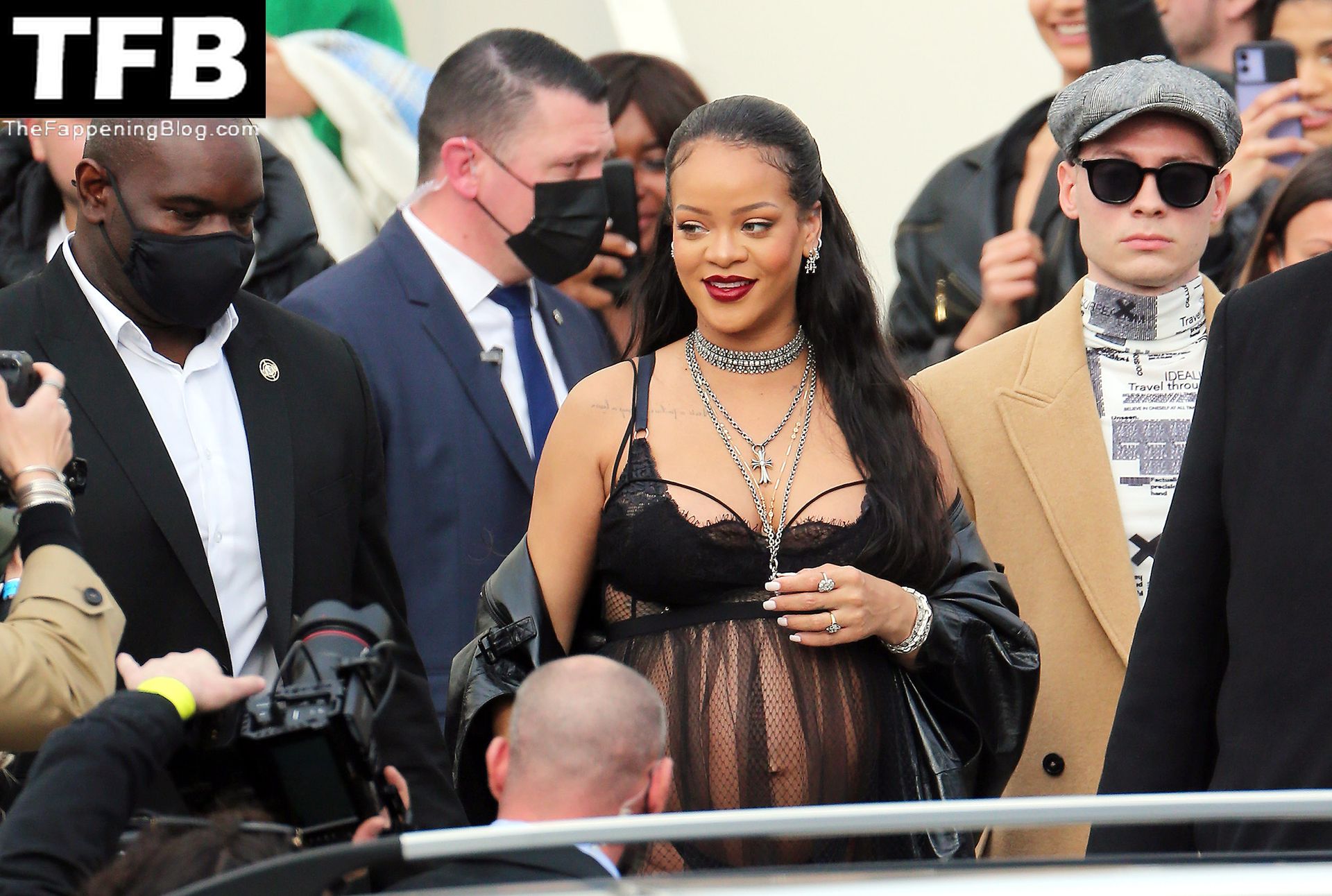 Rihanna-Sexy-The-Fappening-Blog-129.jpg