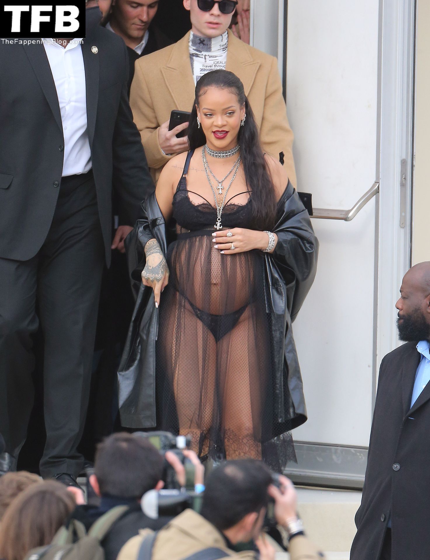 Rihanna-Sexy-The-Fappening-Blog-142.jpg