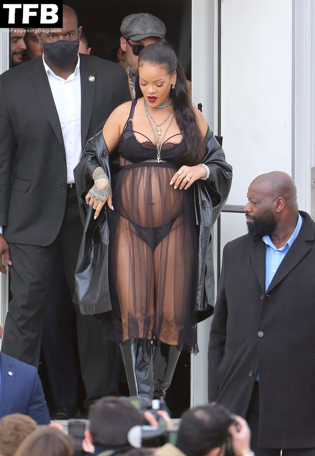 Rihanna-Sexy-The-Fappening-Blog-150.jpg