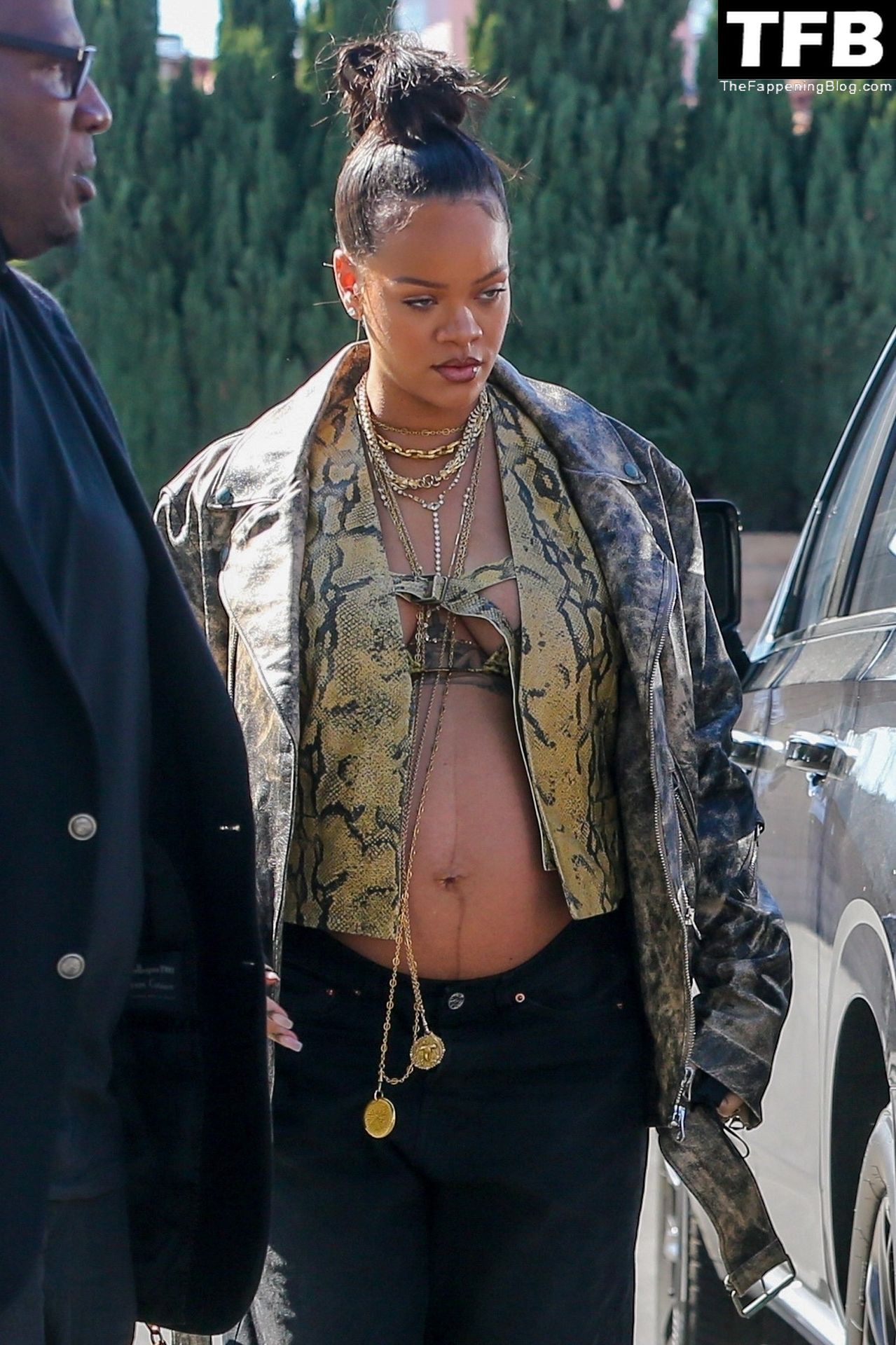 Rihanna-Sexy-The-Fappening-Blog-2-2.jpg