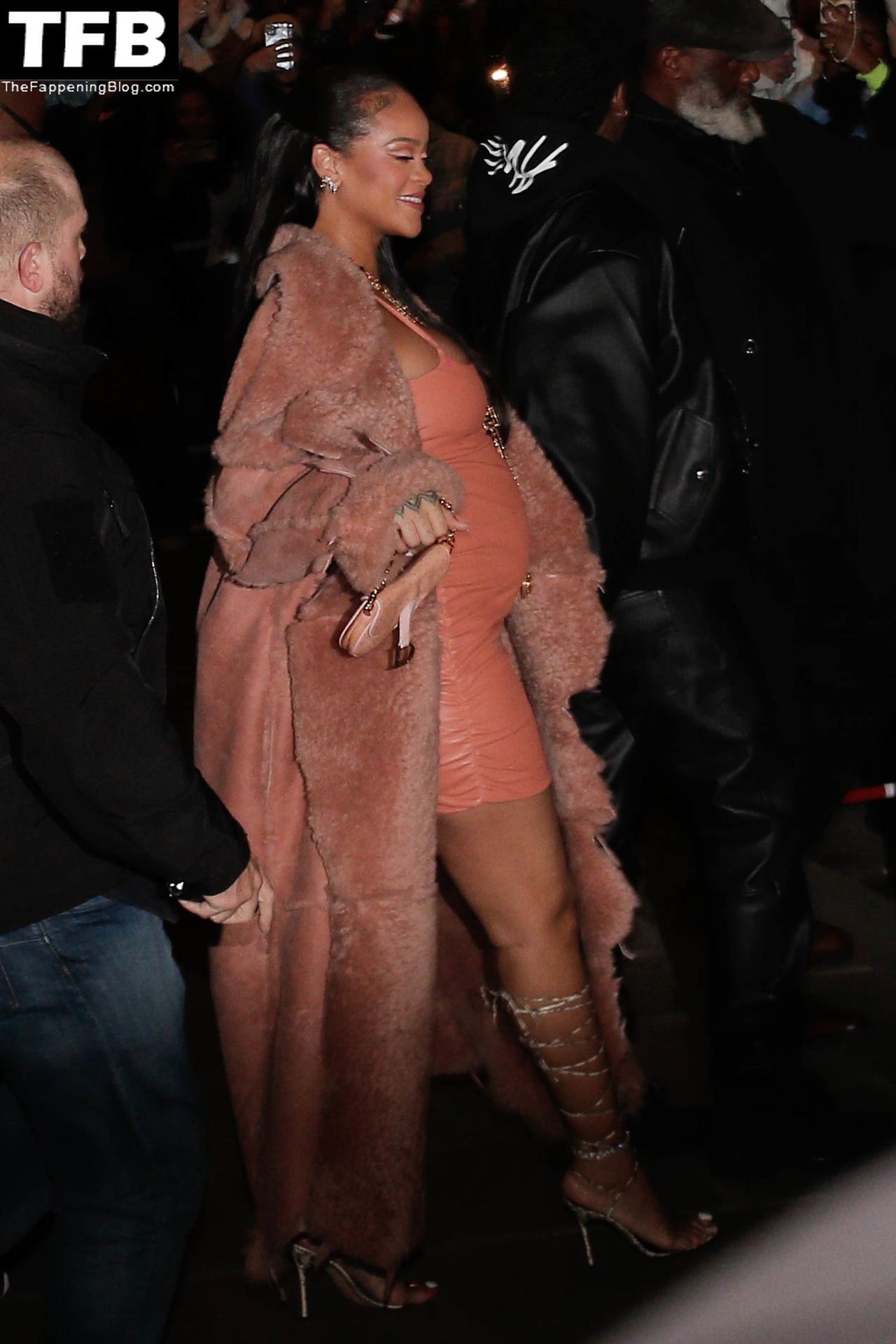 Rihanna-Sexy-The-Fappening-Blog-20.jpg