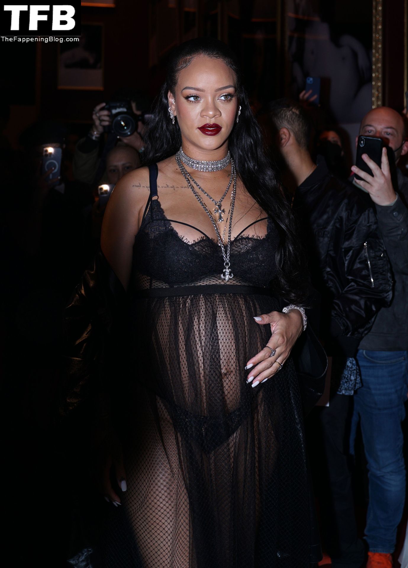 Rihanna-Sexy-The-Fappening-Blog-27-1.jpg