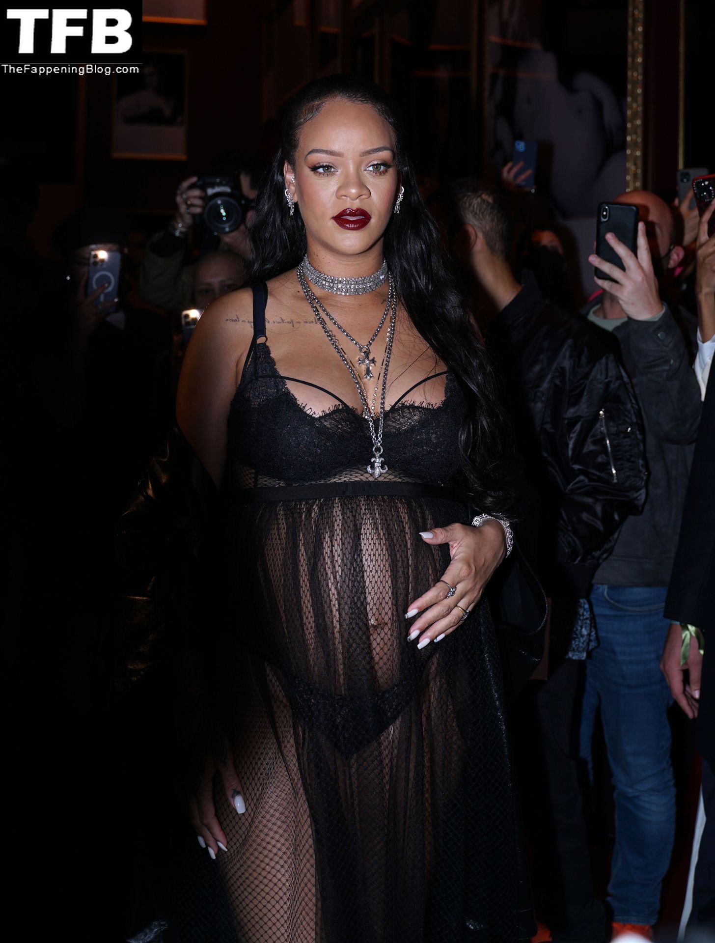 Rihanna-Sexy-The-Fappening-Blog-28-1.jpg