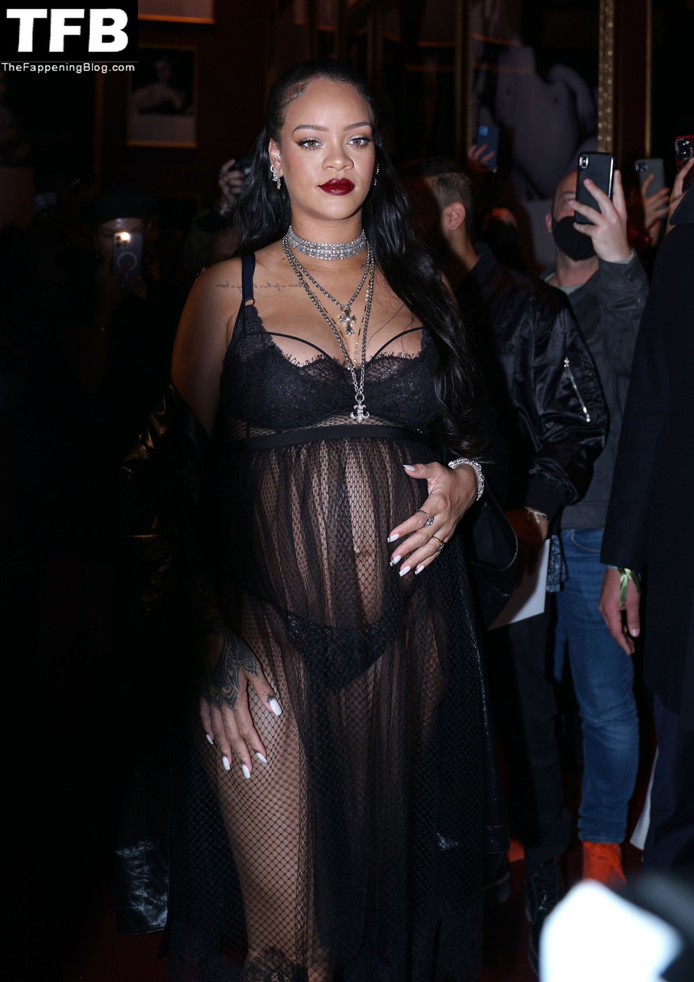 Rihanna-Sexy-The-Fappening-Blog-29-1.jpg
