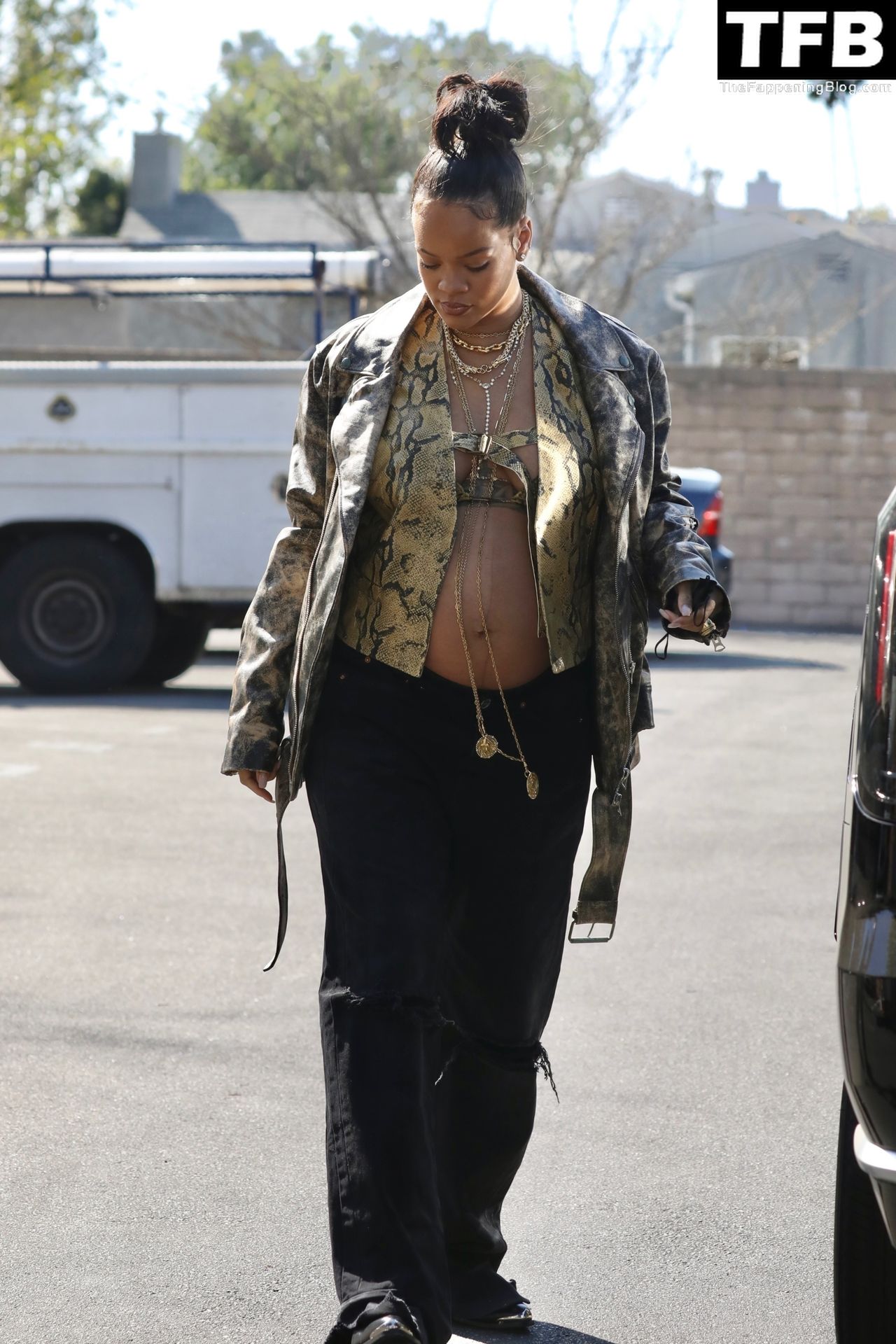 Rihanna-Sexy-The-Fappening-Blog-44-2.jpg