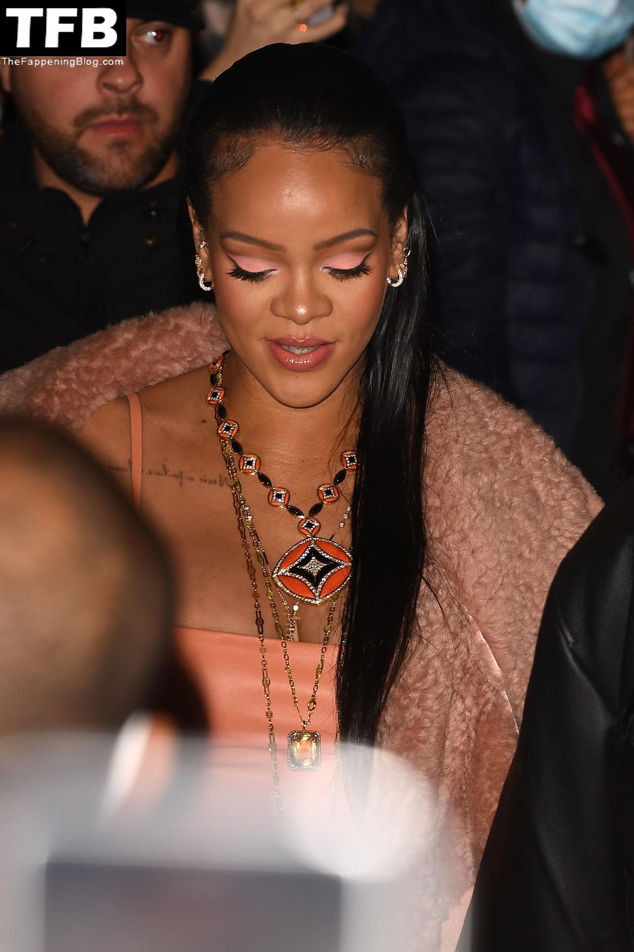 Rihanna-Sexy-The-Fappening-Blog-49.jpg